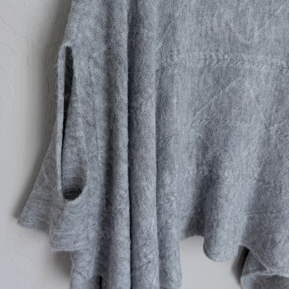 World Market Elegant Gray‎ Wool Blend Knitted Turtle Neck Shrug Sweater One Size - Picture 3 of 8